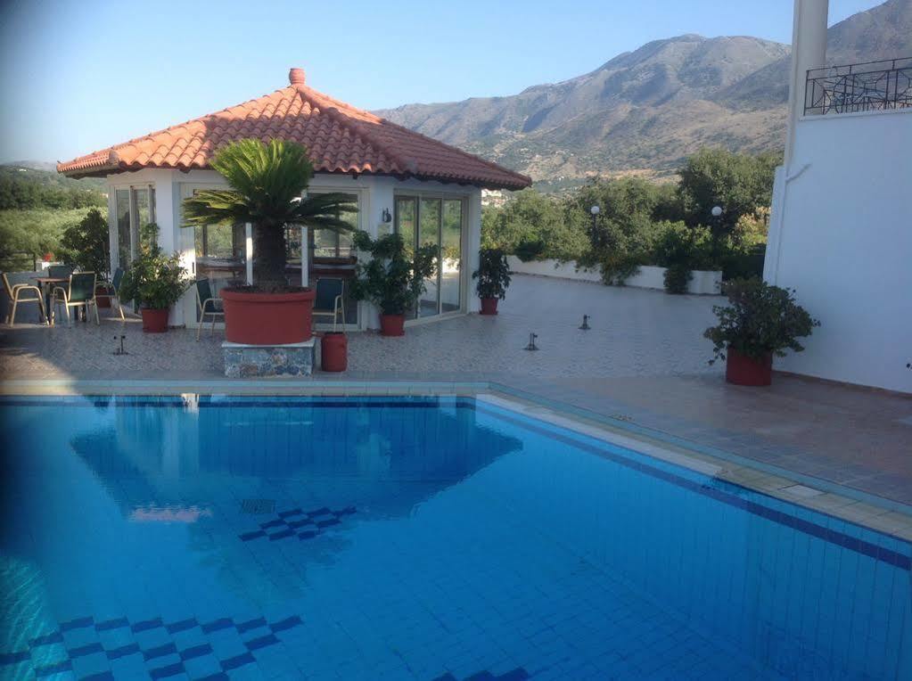 Aparthotel Pinelopi 3*