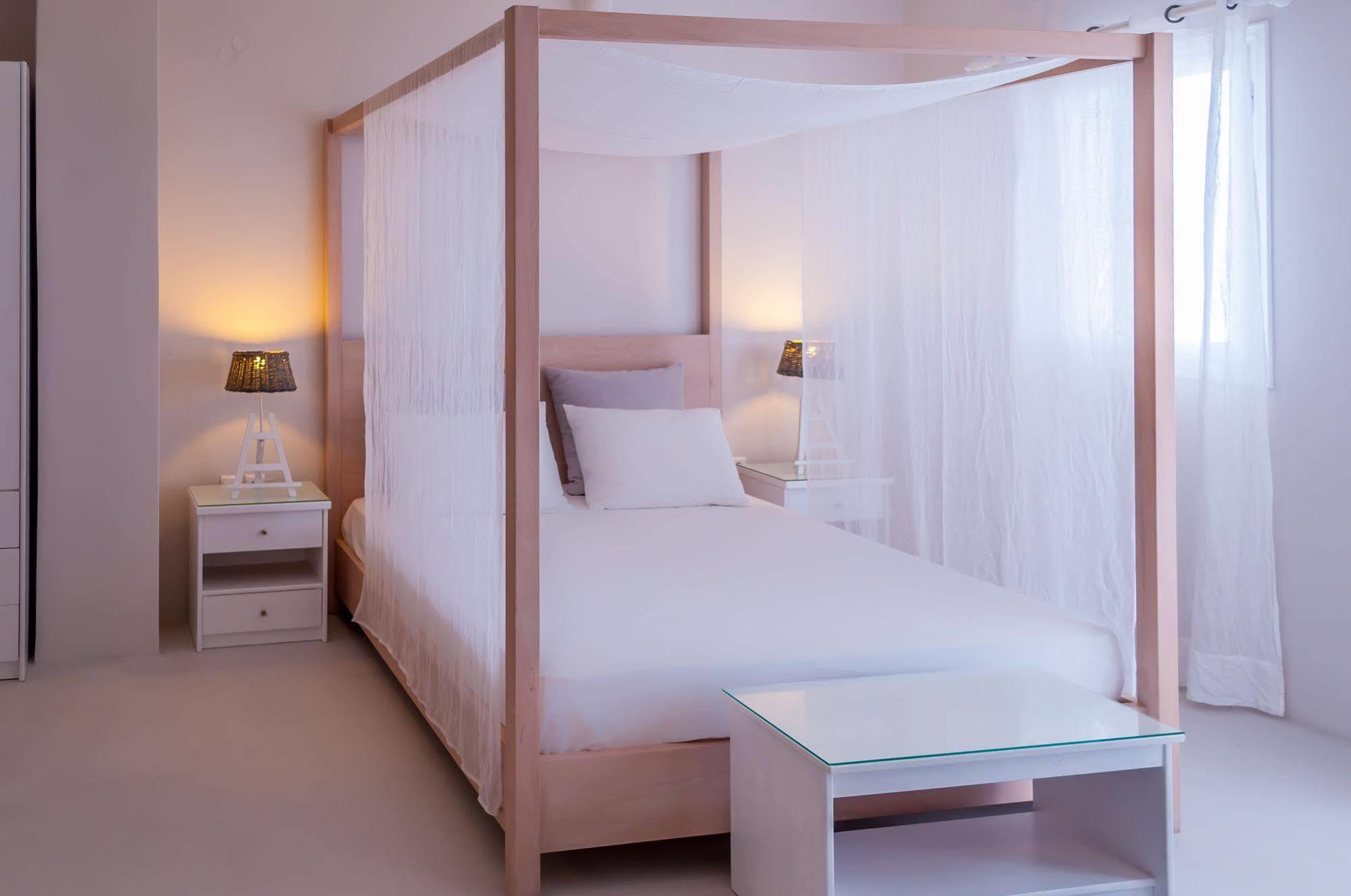 Milos Bay Suites