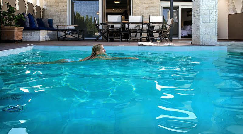 Sunny Villas *