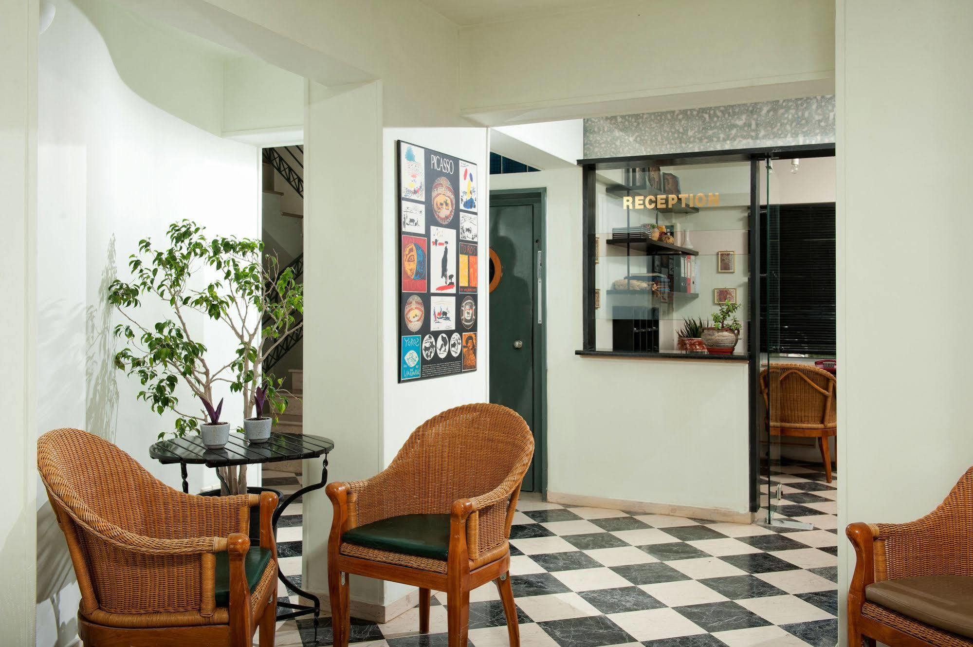 Aparthotel Andromeda & Studios