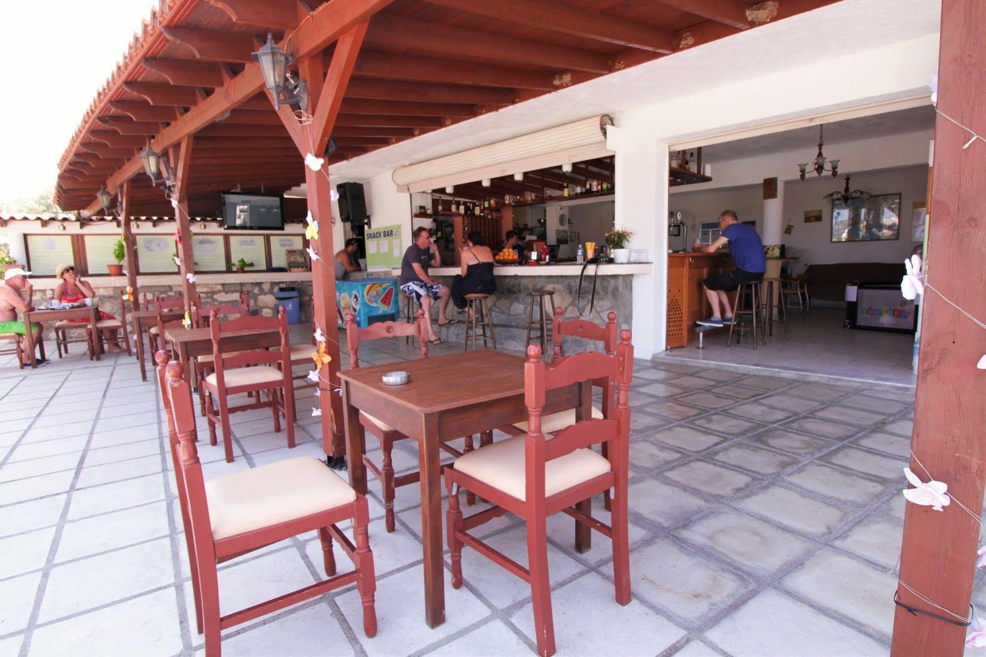 Aparthotel Ampavris Family 3*
