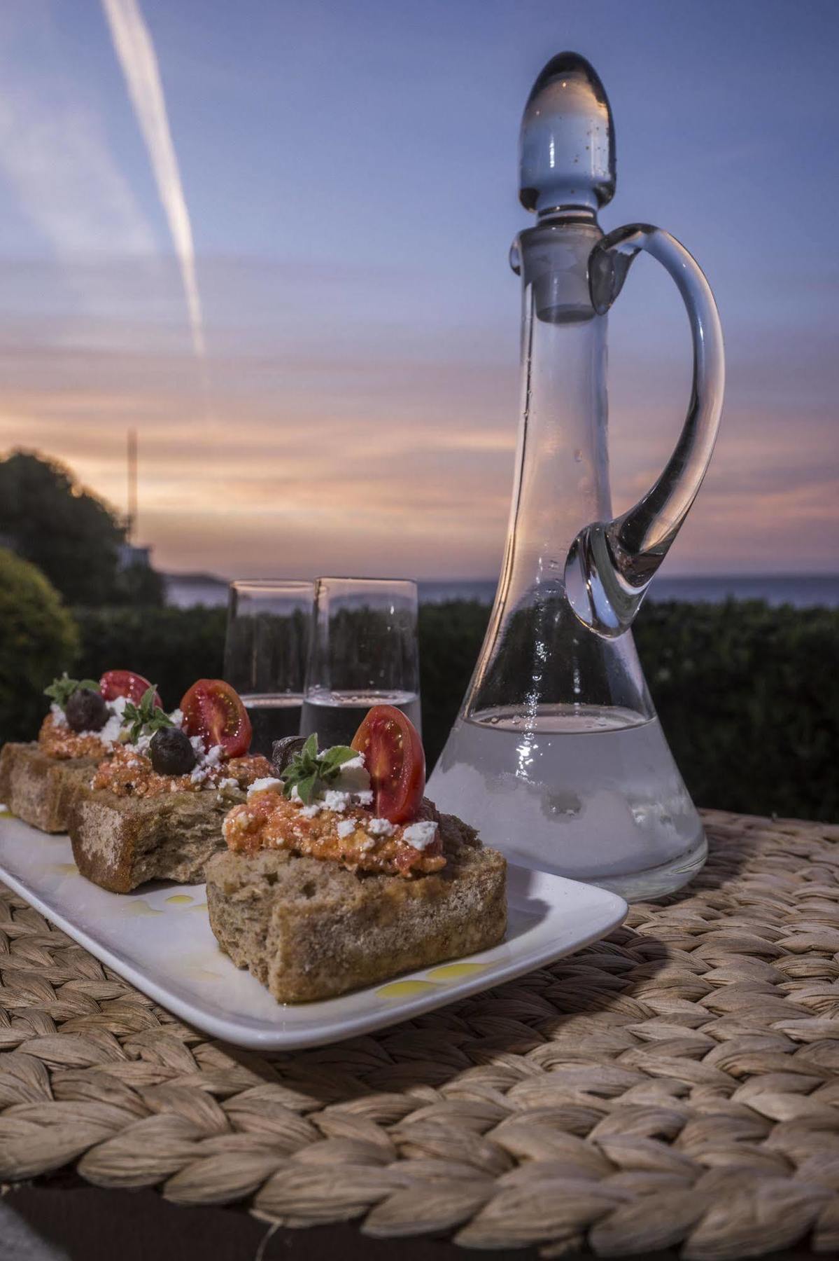 Georgia & Kalamaki (Chania)