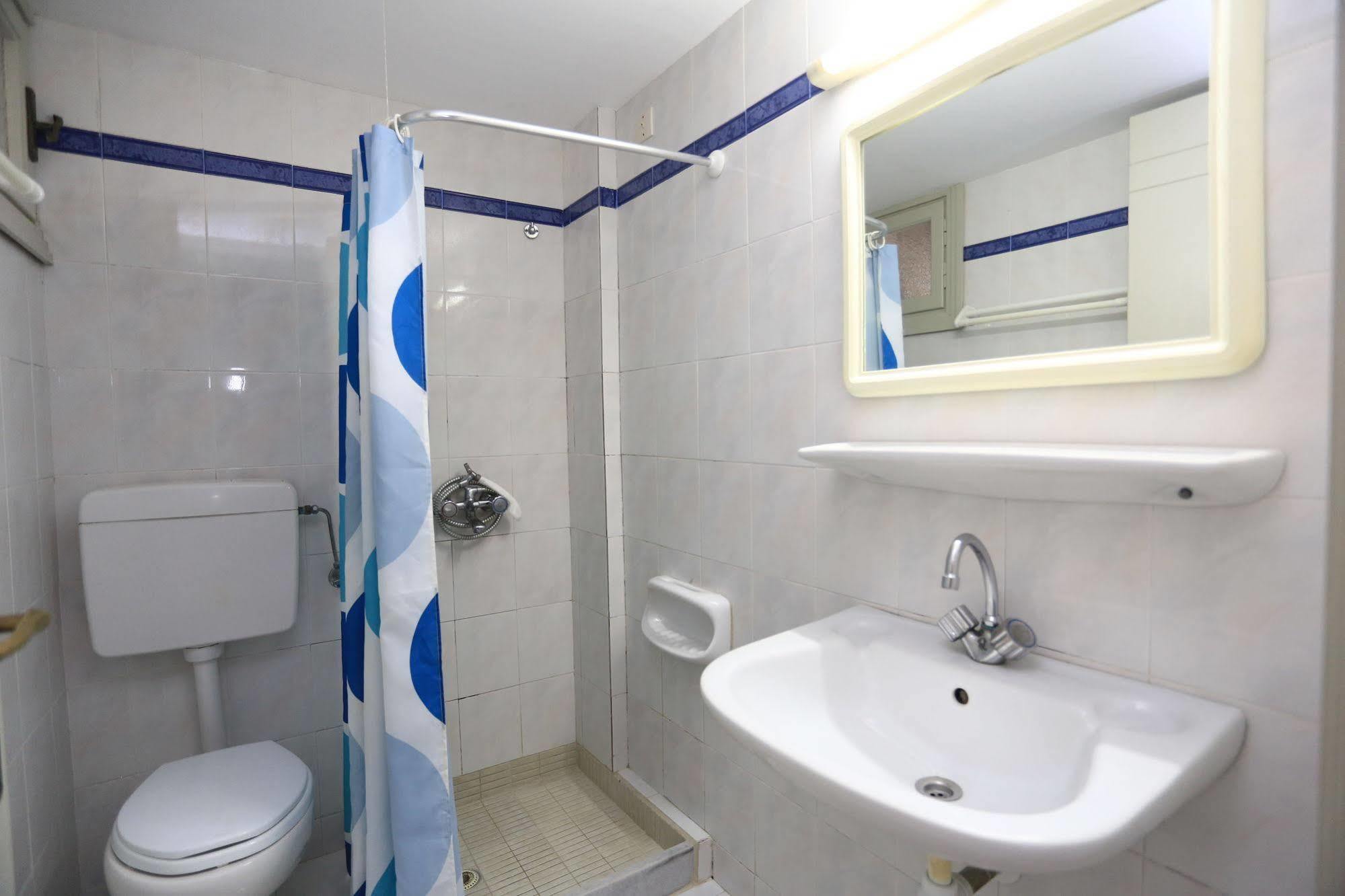 Artemis Aparthotel