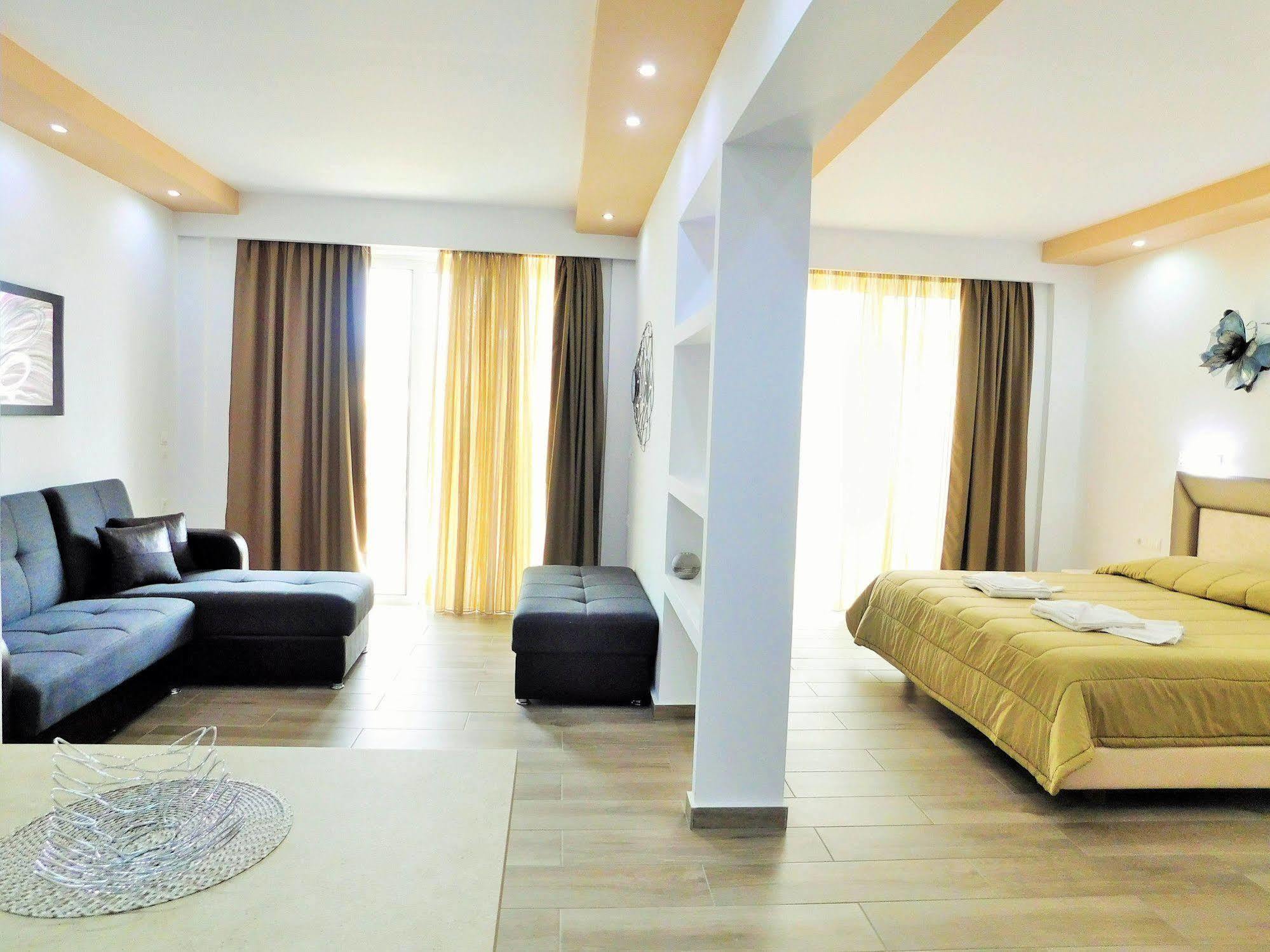 Sunshine Hotel 2*
