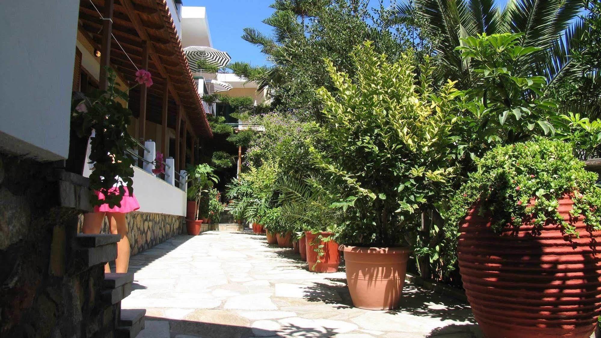 Gioula's Aparthotel 2*