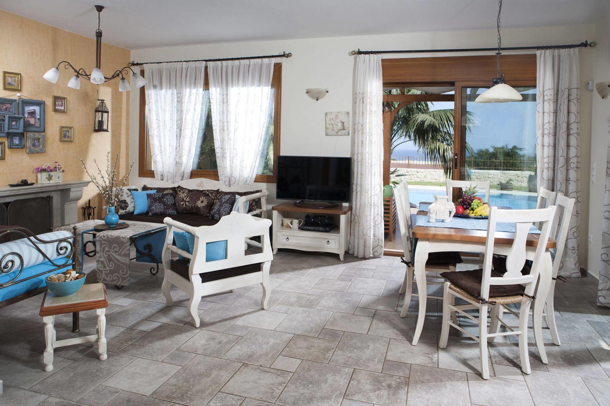 Pandora Villas * Hersonissos (Crete)