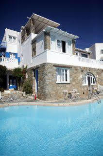 Voula & 4*