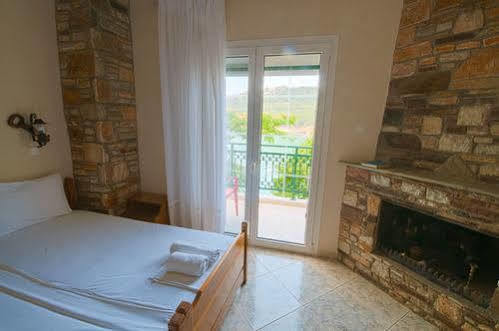 Petra Mare Apartment Thimonia