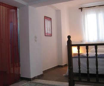 Antigoni Studios Skyros