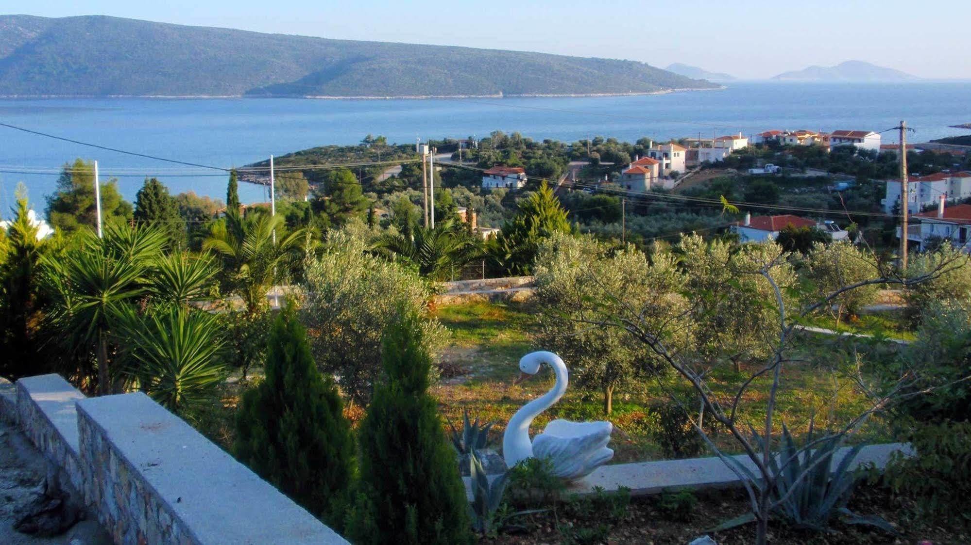 Anatoli Apartment *