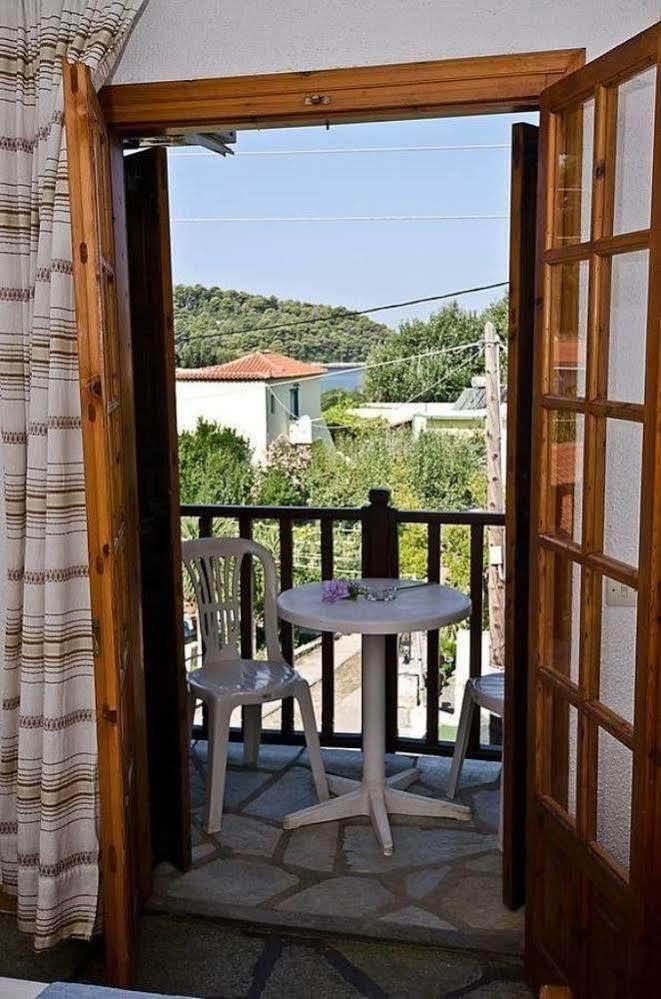 Narkissos Panormos (Skopelos)