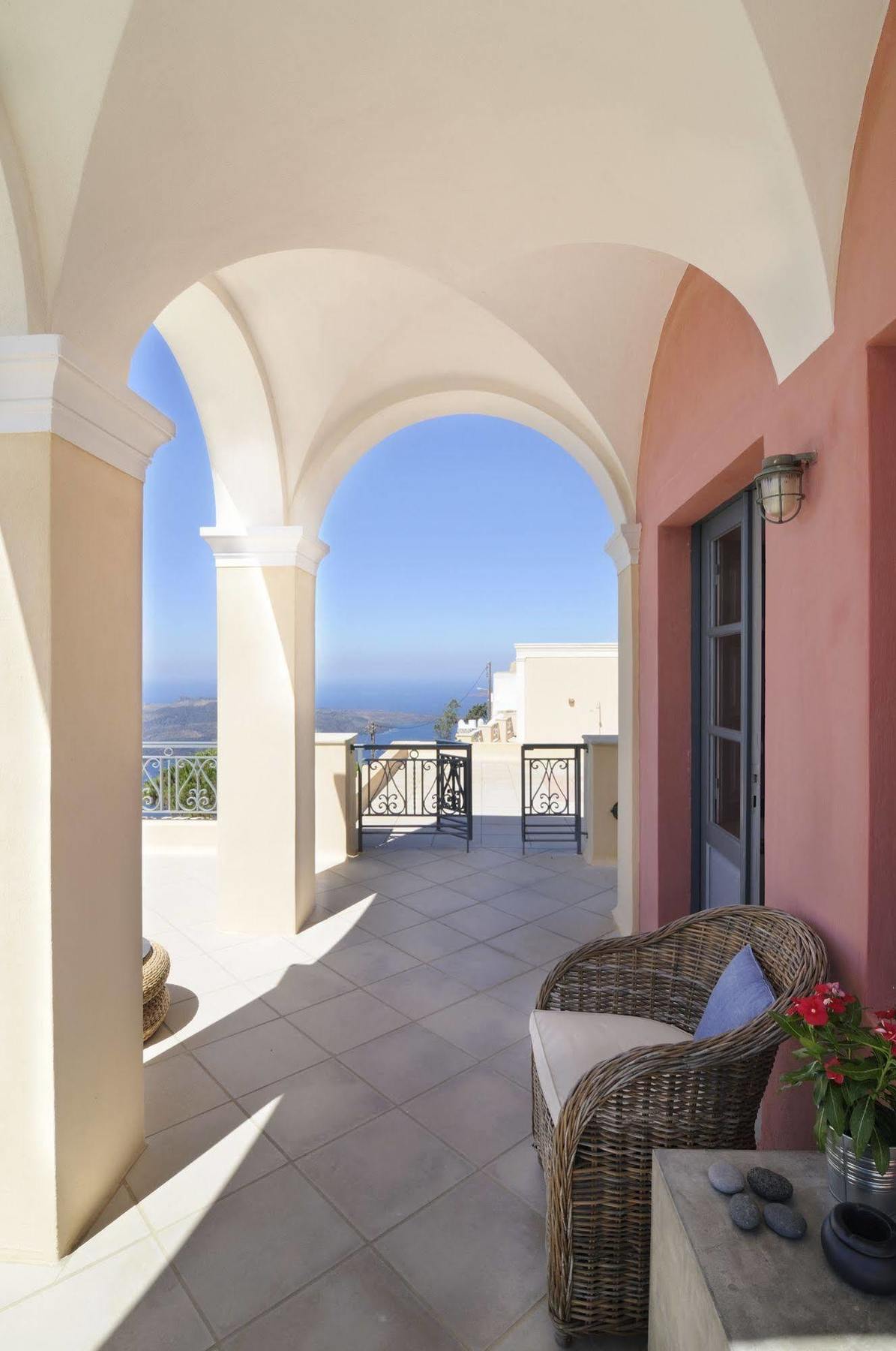 Archipel Mansion Villa *