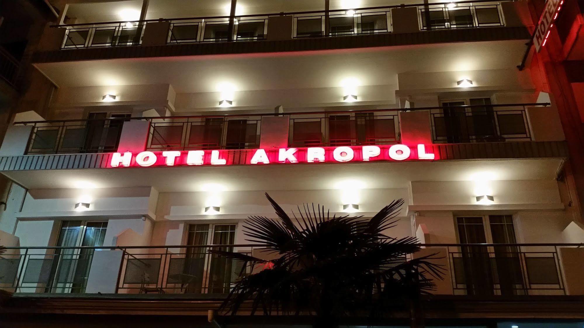 Hotel Akropol 3*