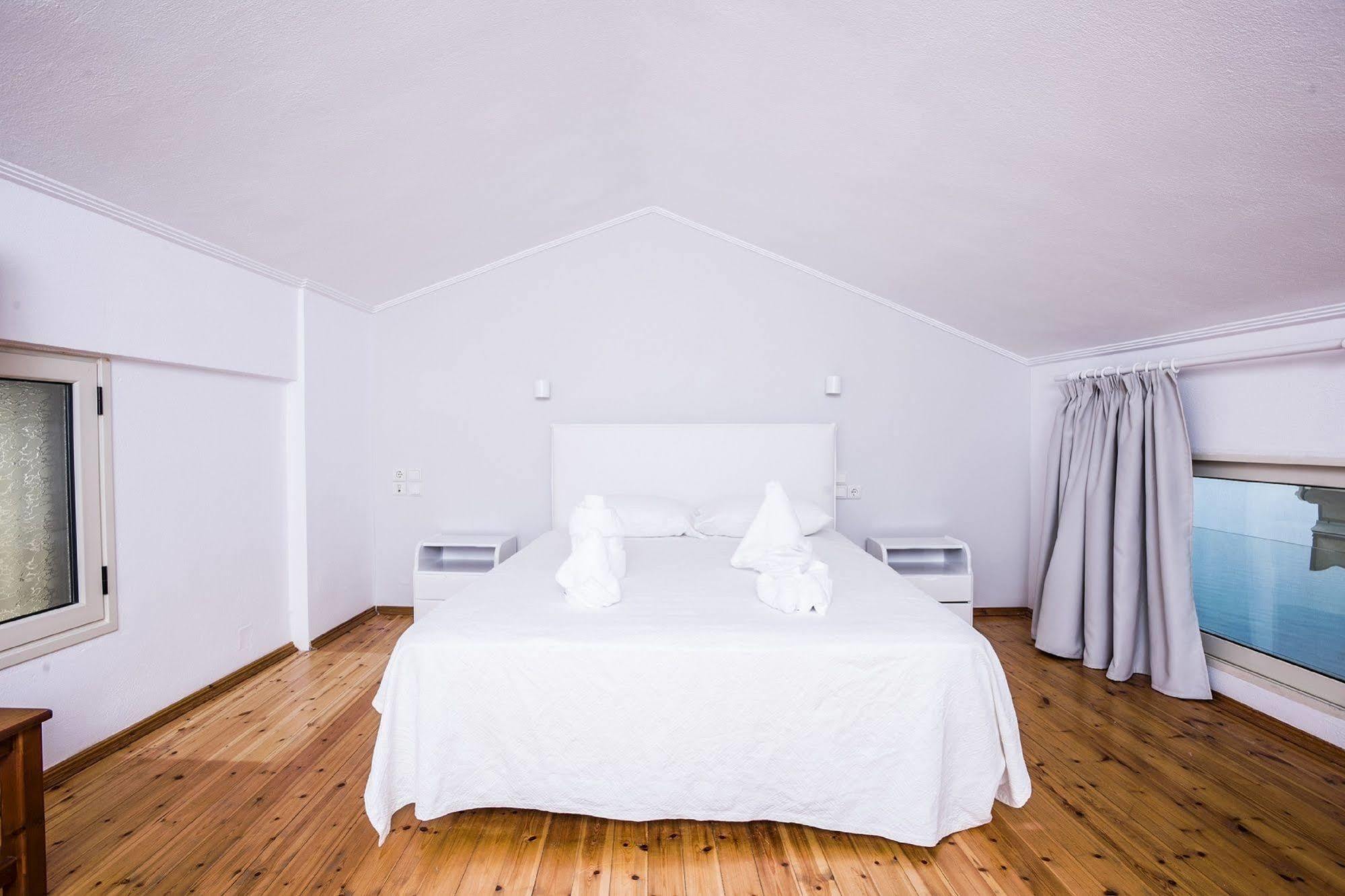 Miradouro Seafront Residences 3* Ilia
