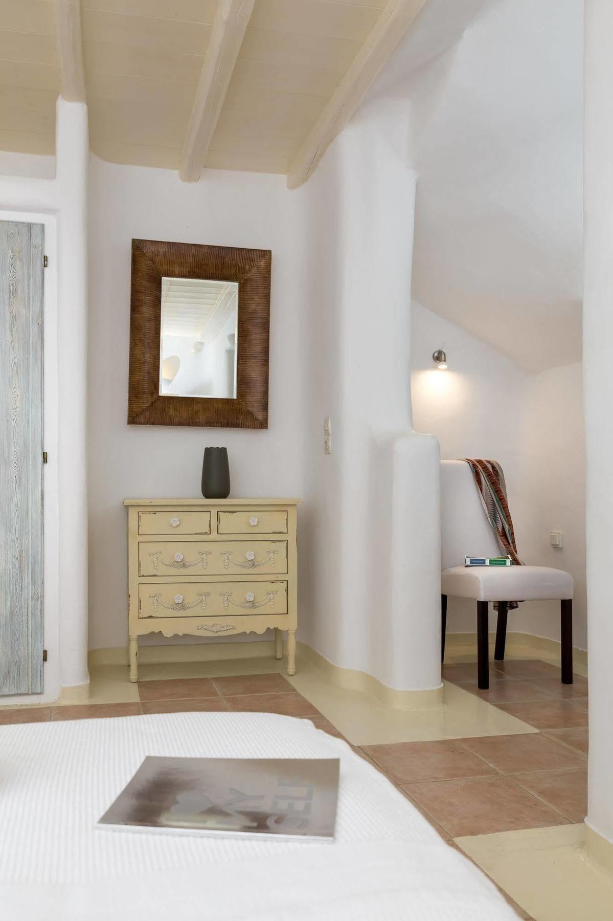Clio Ornos (Mykonos)