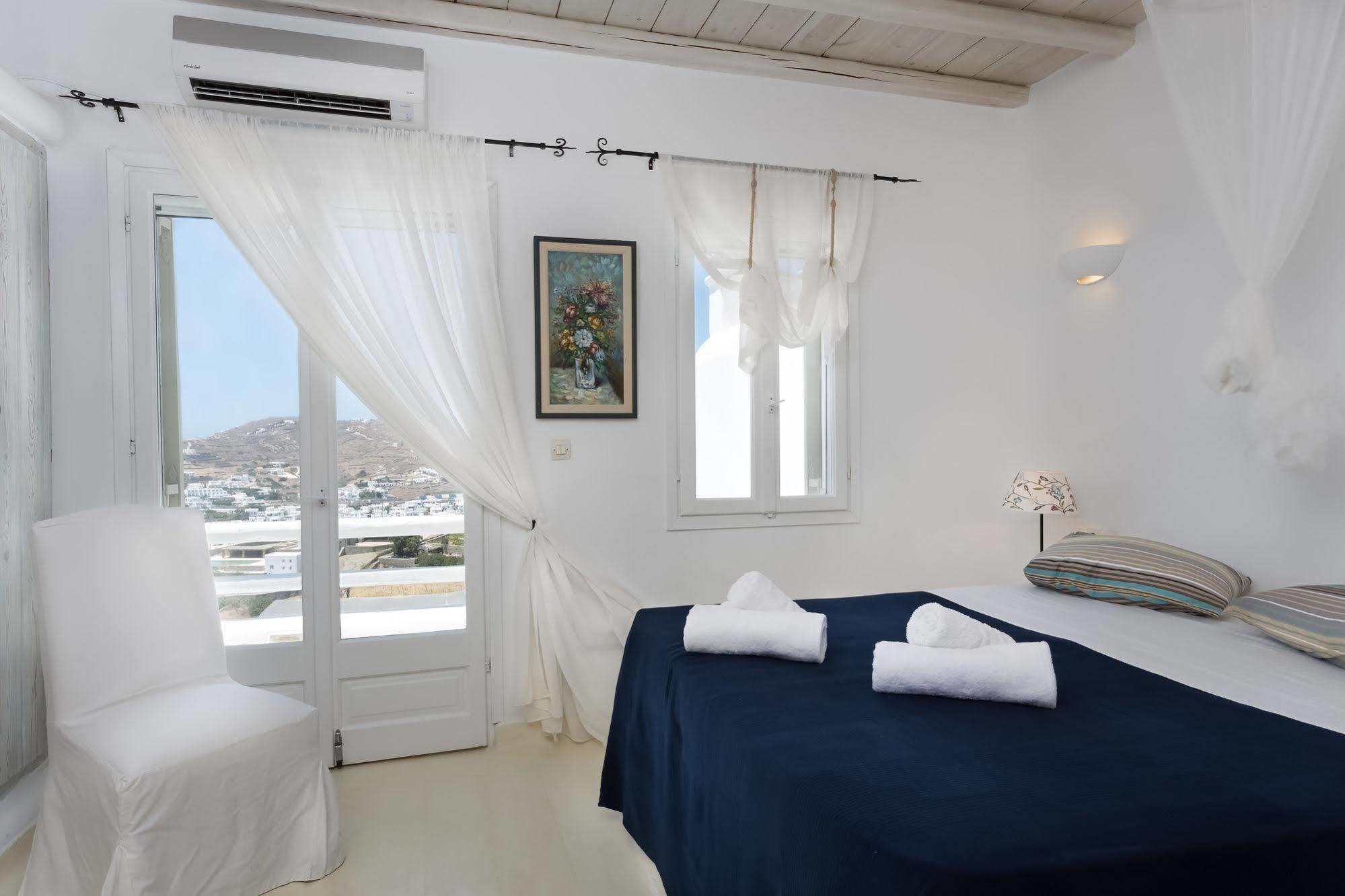 Clio Ornos (Mykonos)