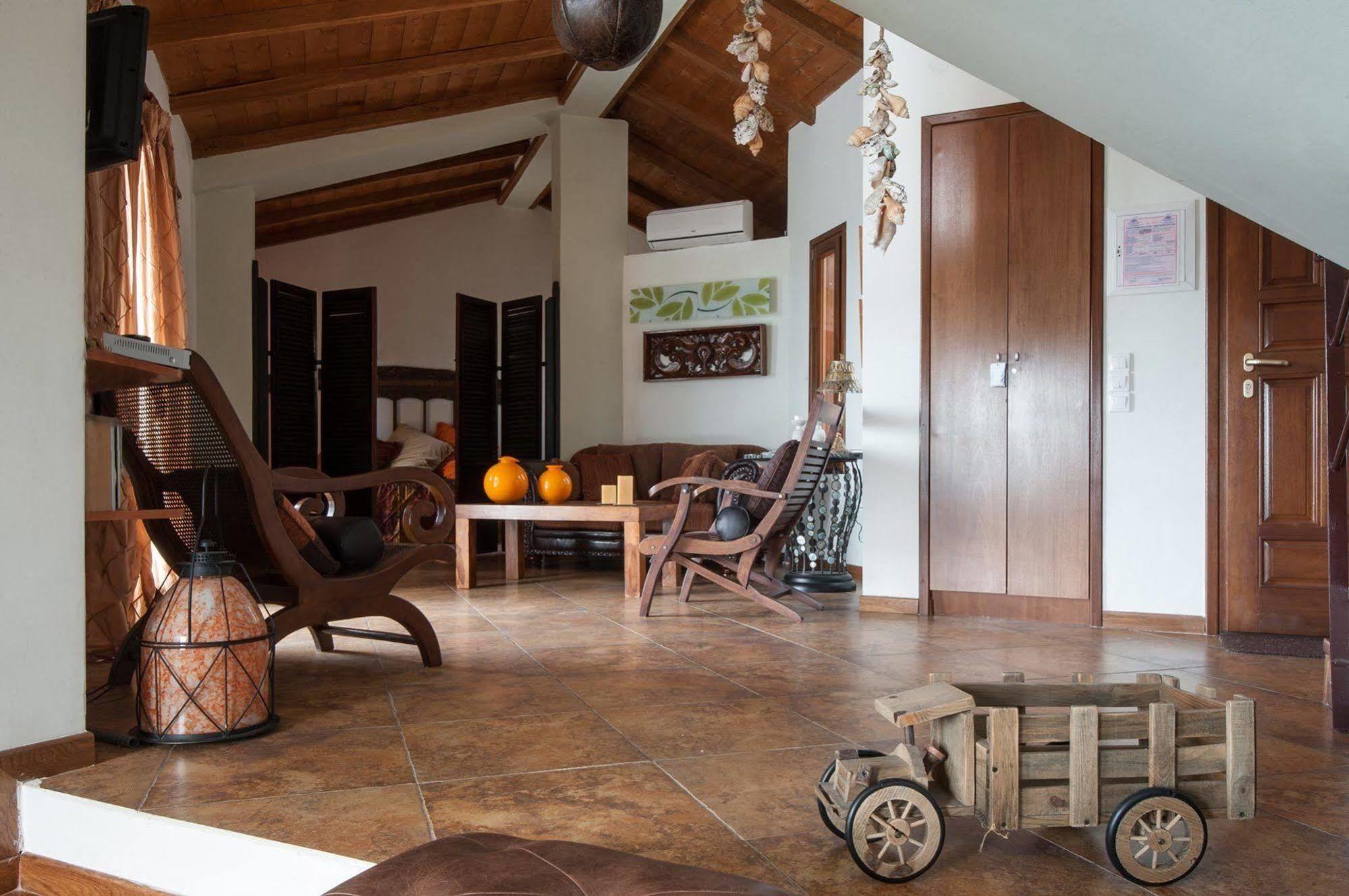 Villa Alonissos Poikilma - Luxury In Alonissos In Nature With Private Pools