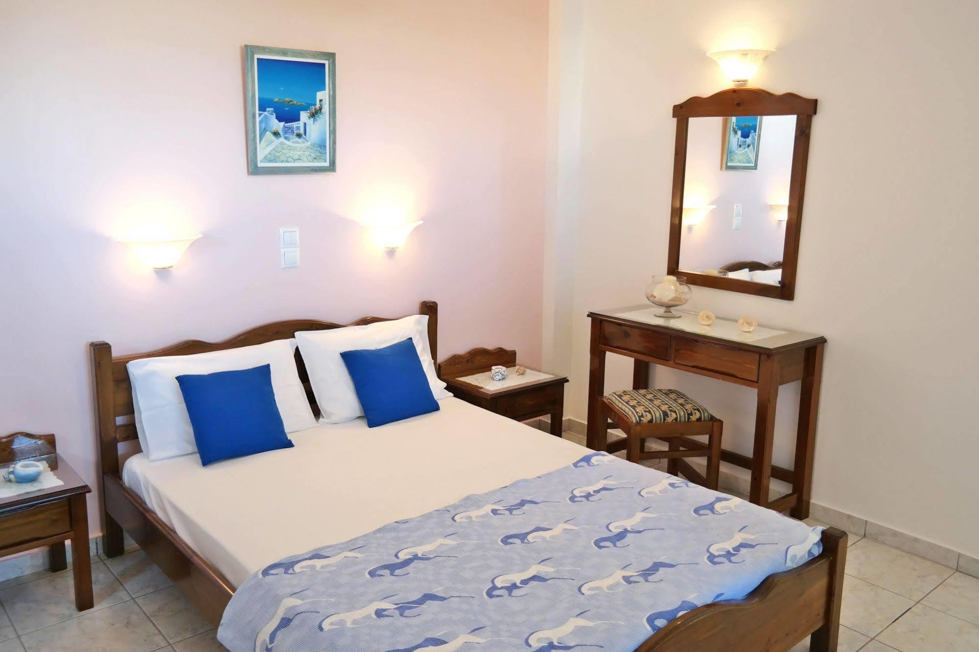 Mina's In Naxos Island Guest house
