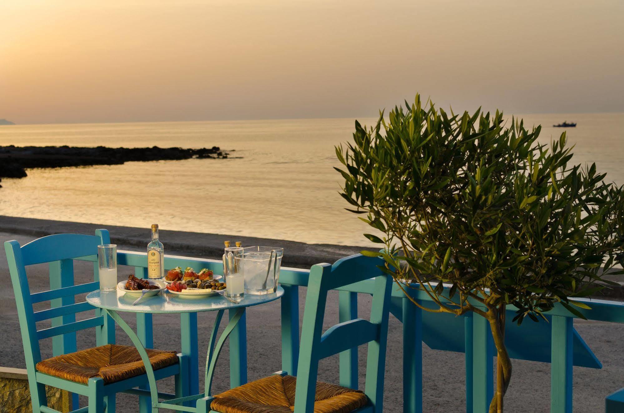 Socrates Apartmens & Restaurant Milatos