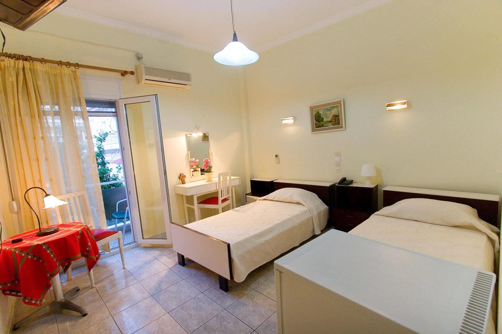 Oceanis Hotel 2*
