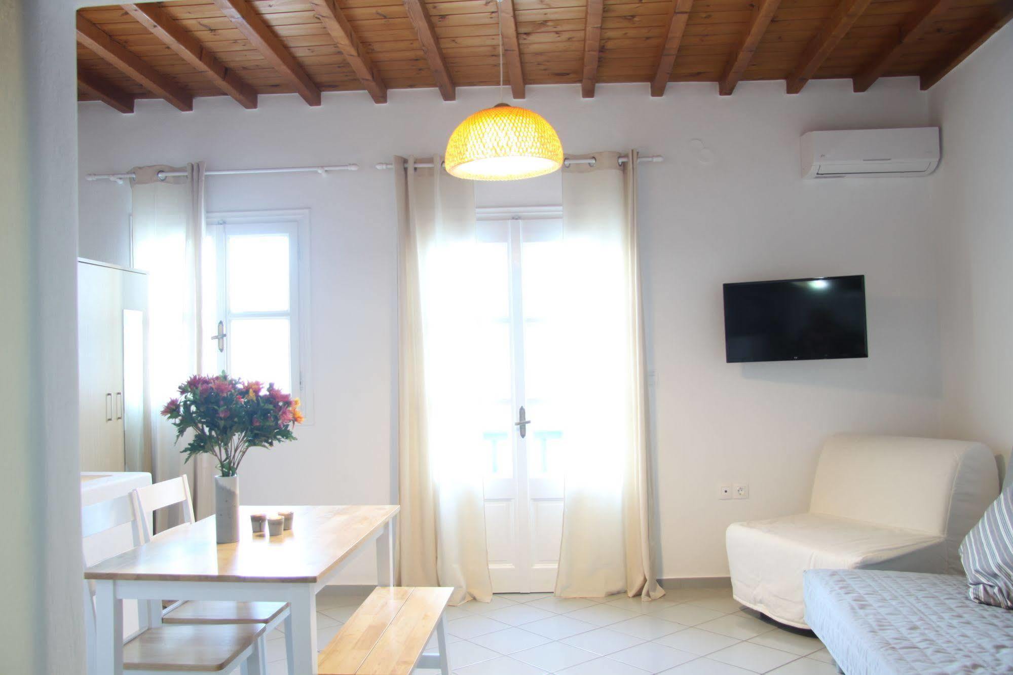 Lefteris Hotel 2*