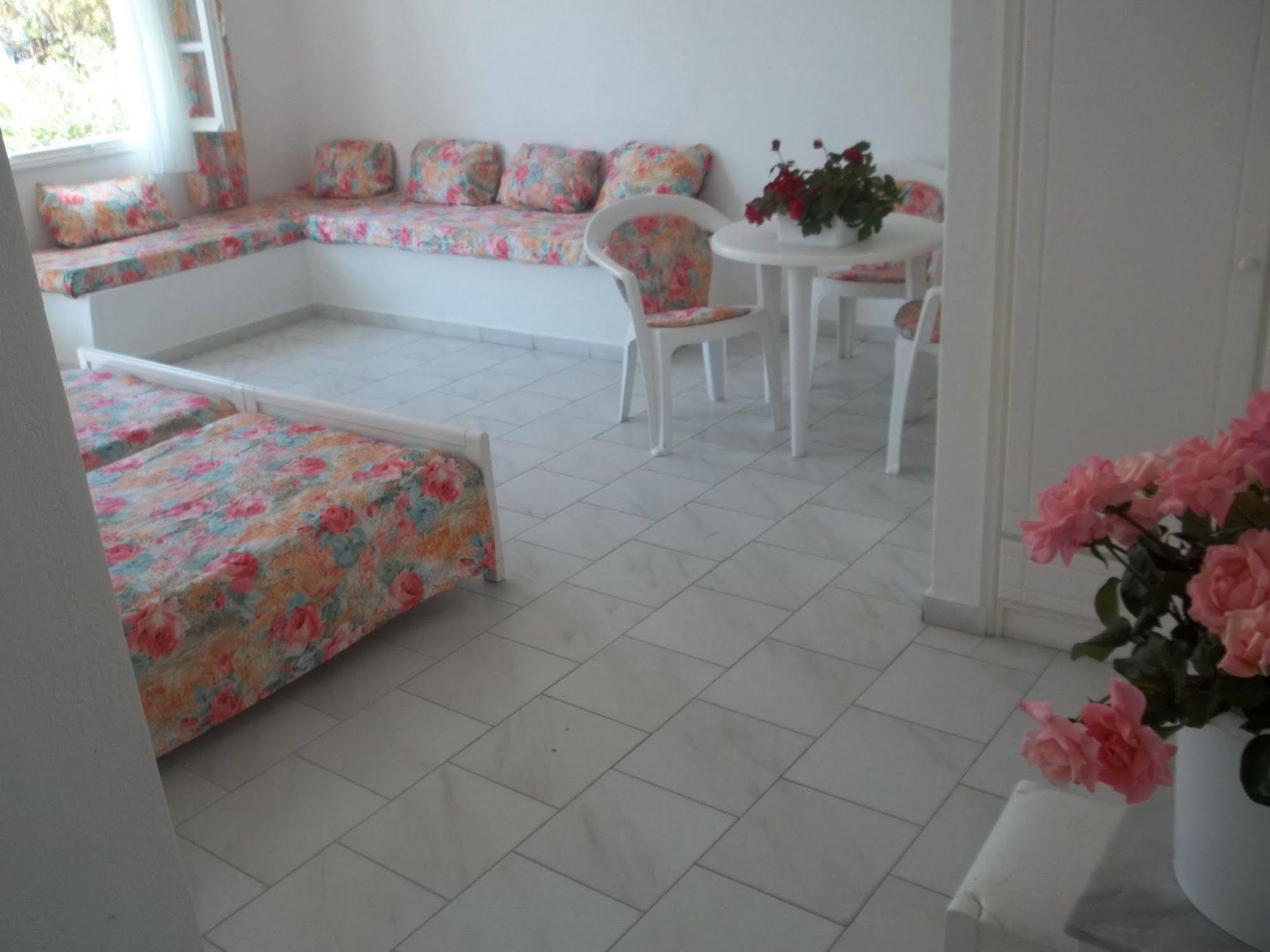 Karavas * Mykonos Town