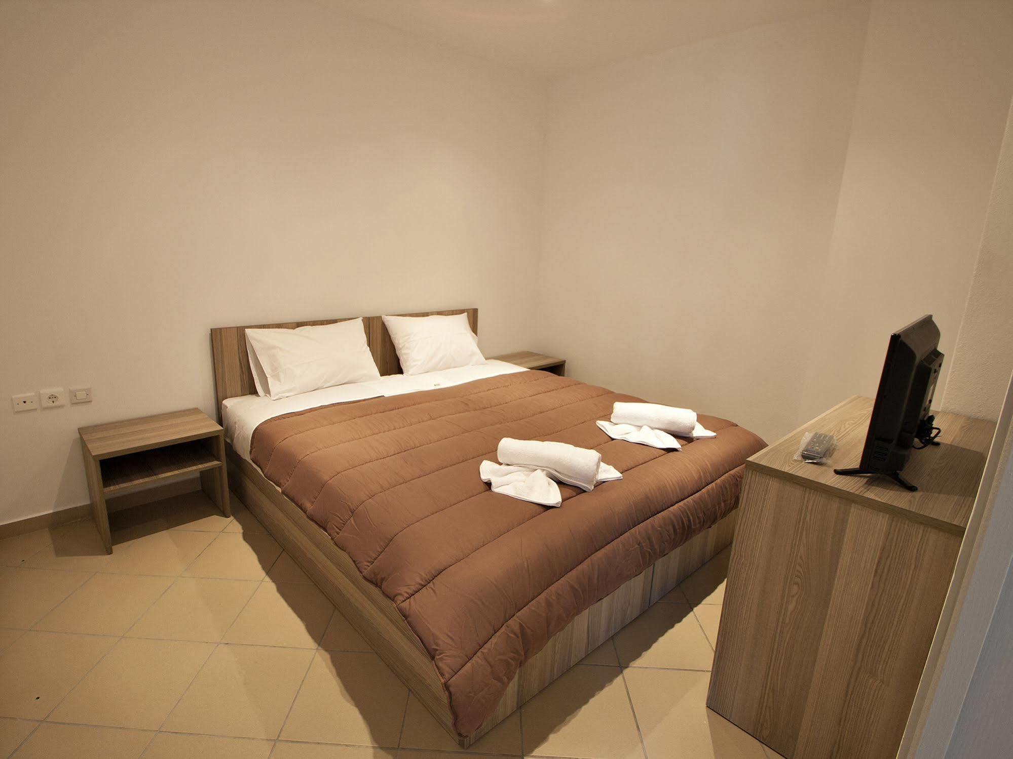 Pineapple Apartment Skiathos Town