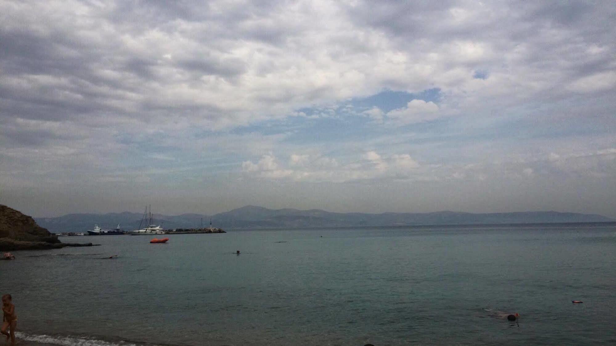 Hotel Fisilanis Beachfront 2*