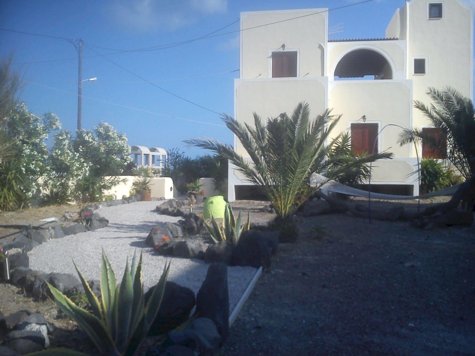 Marinas Perissa (Santorini)