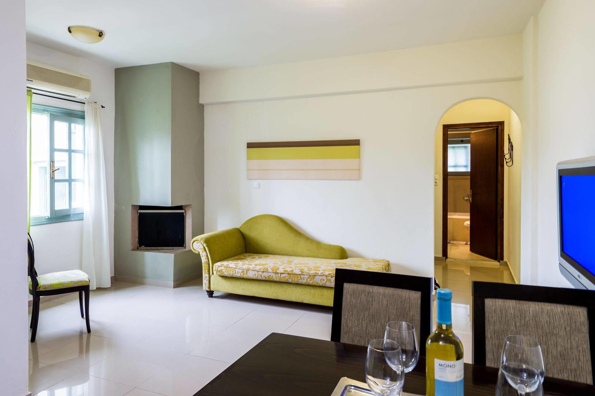 Angela 3* Sissi (Crete)