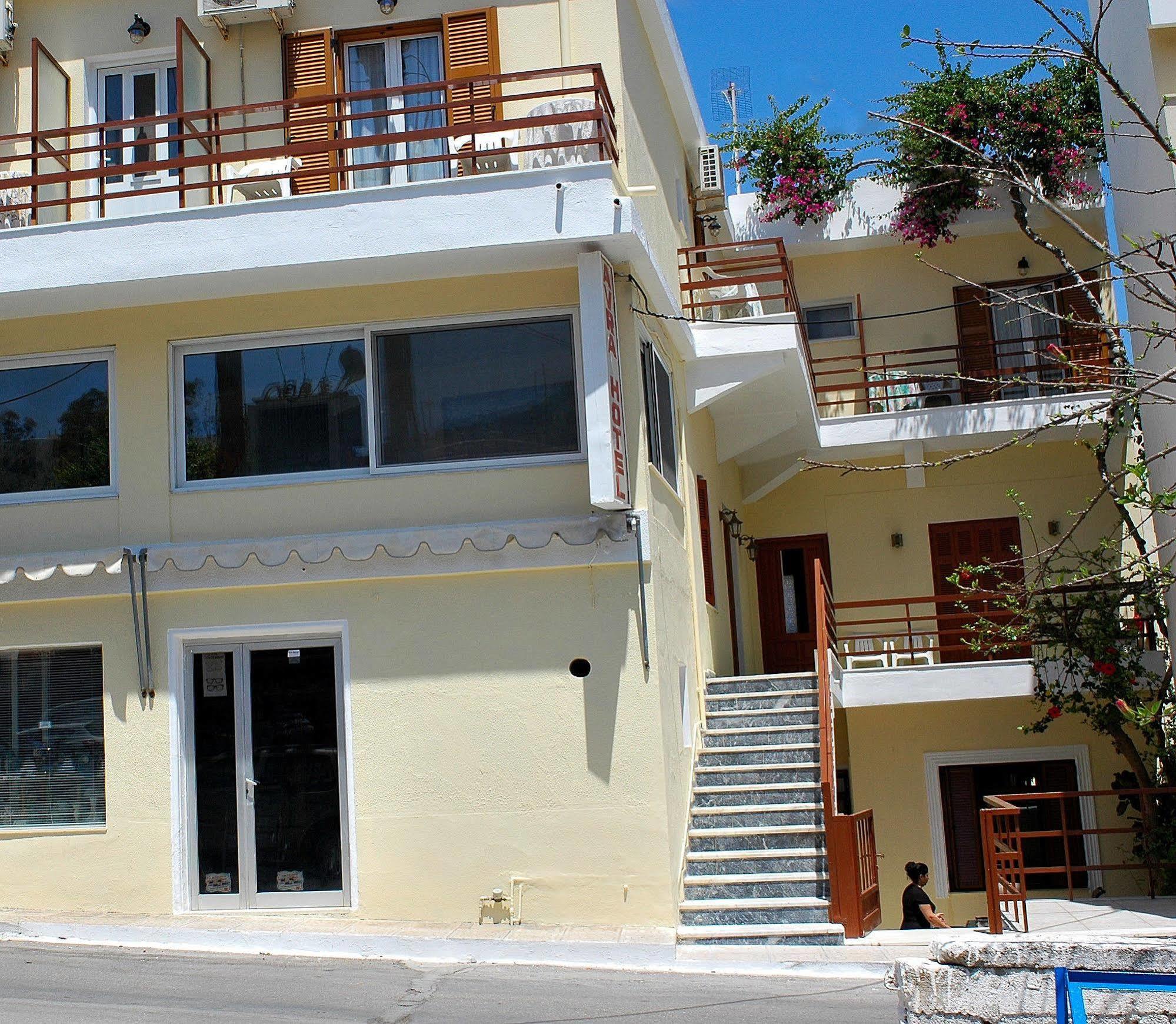 Hotel Avra 2*