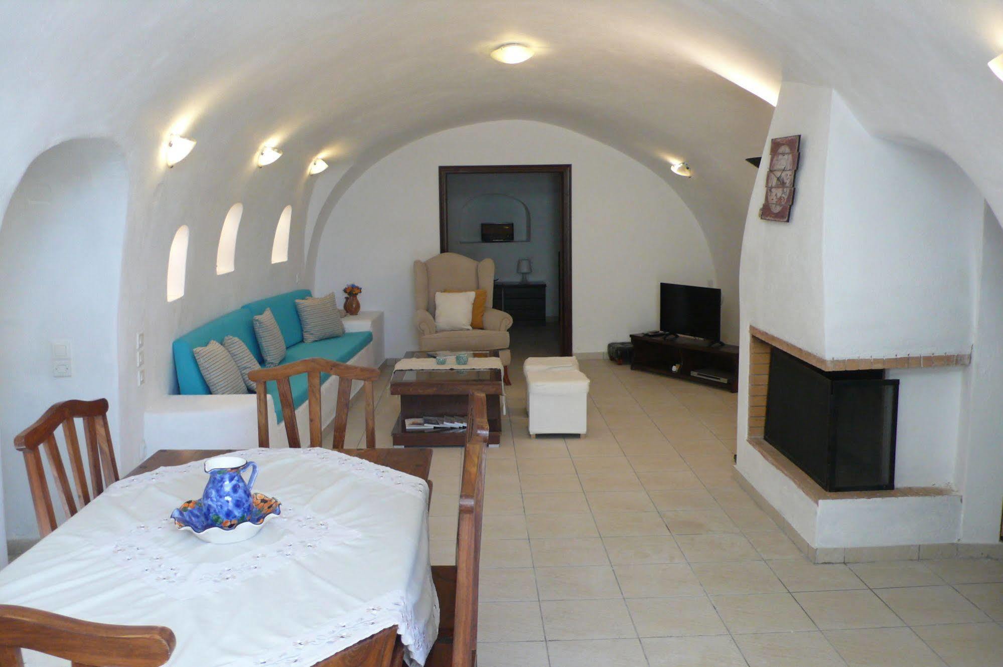 Holiday home Iridanos Cave House Megalochori (Santorini)