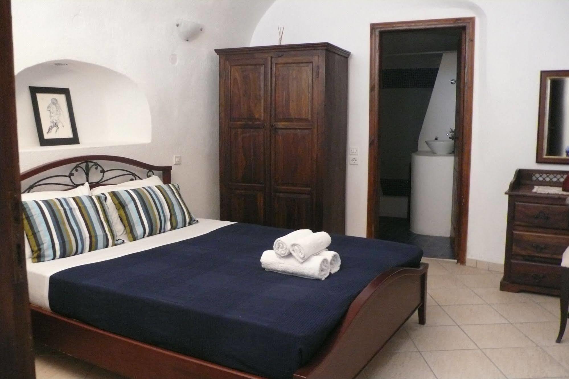 Iridanos Cave House Holiday home *