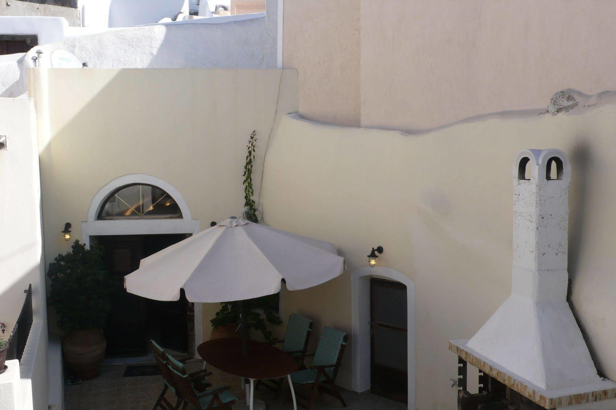 Iridanos Cave House Megalochori (Santorini)
