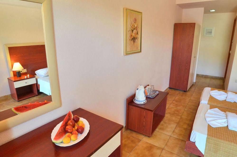 Mavrikos Hotel 3*