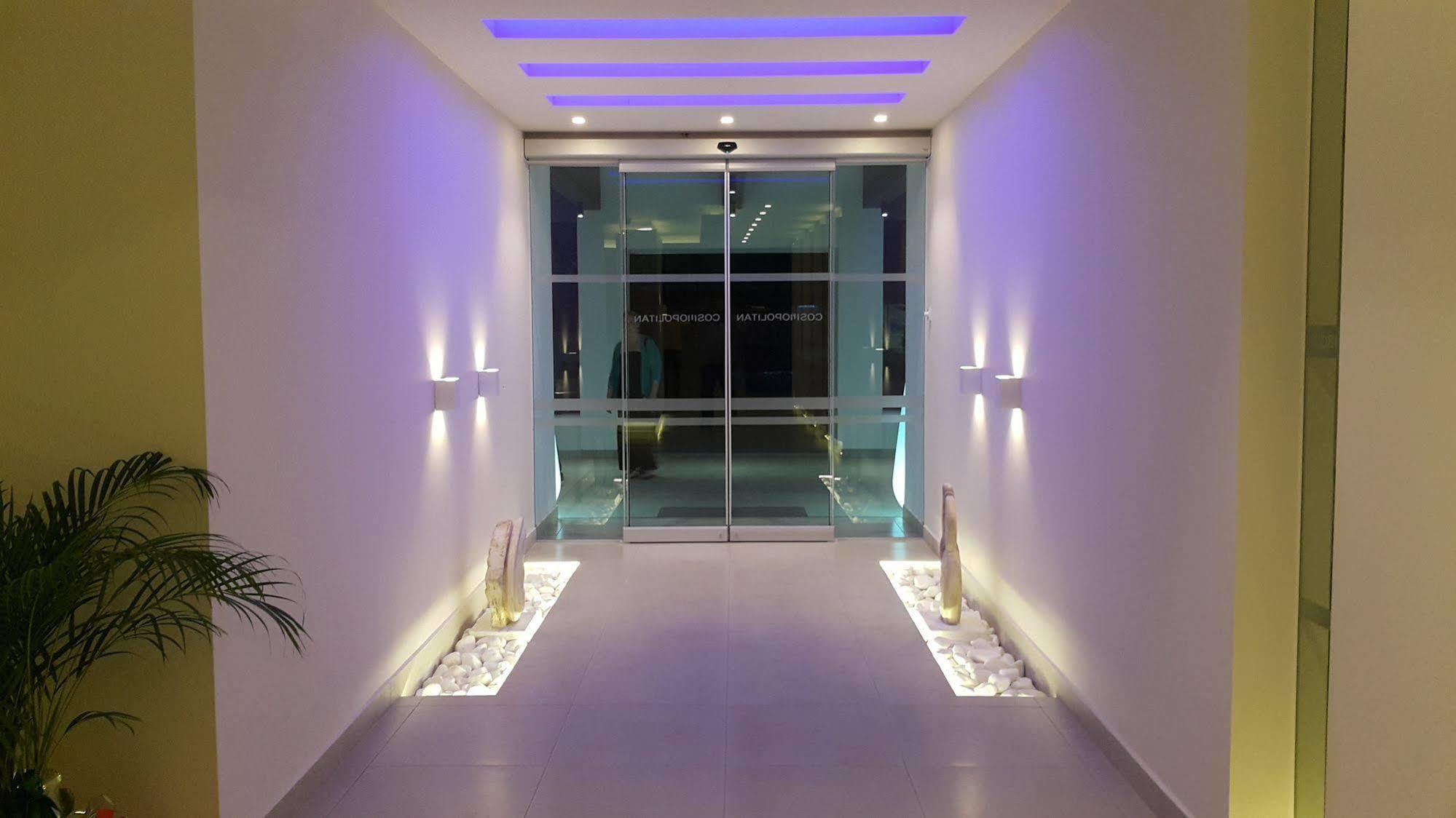 Cosmopolitan 4*