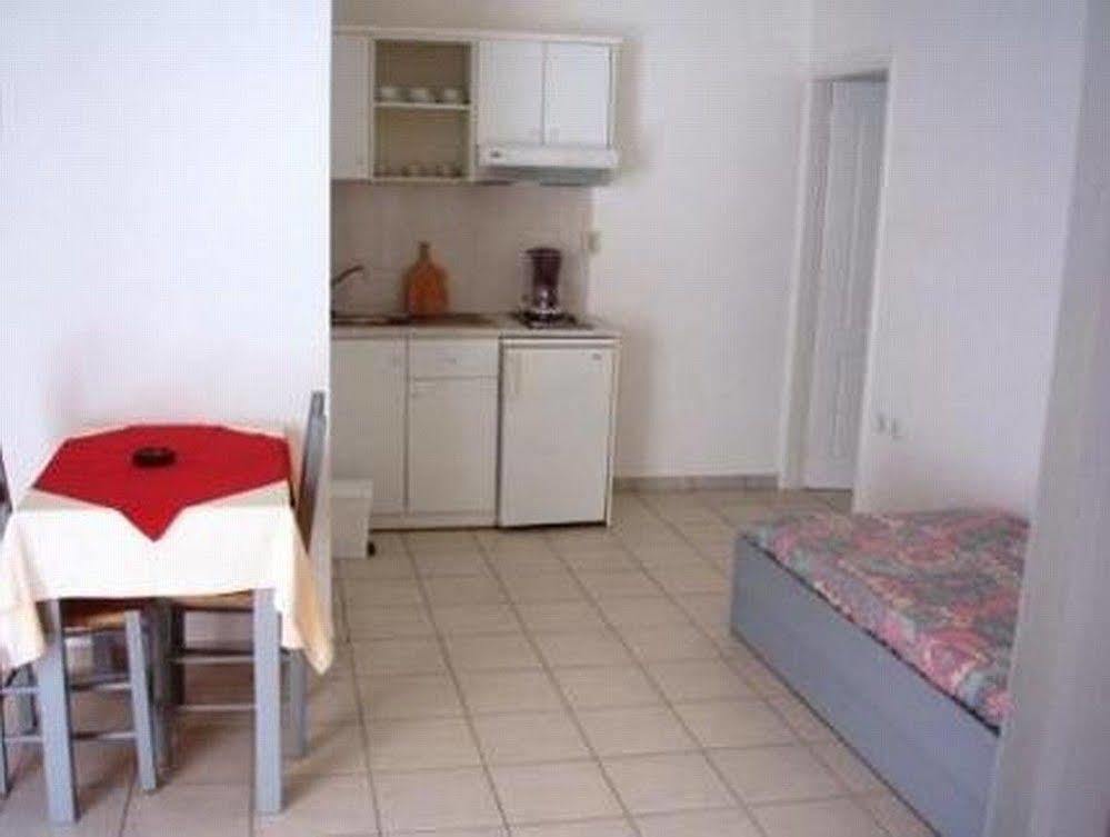 Irida Hotel 2*