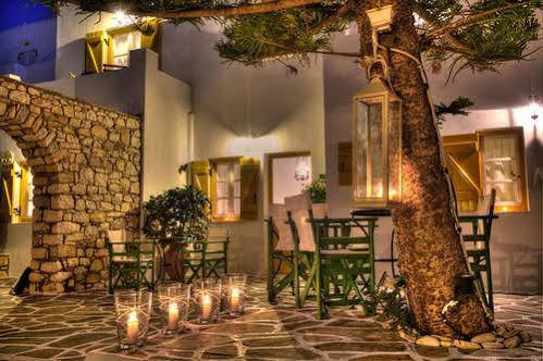 Ostria Aparthotel Naousa (Paros)