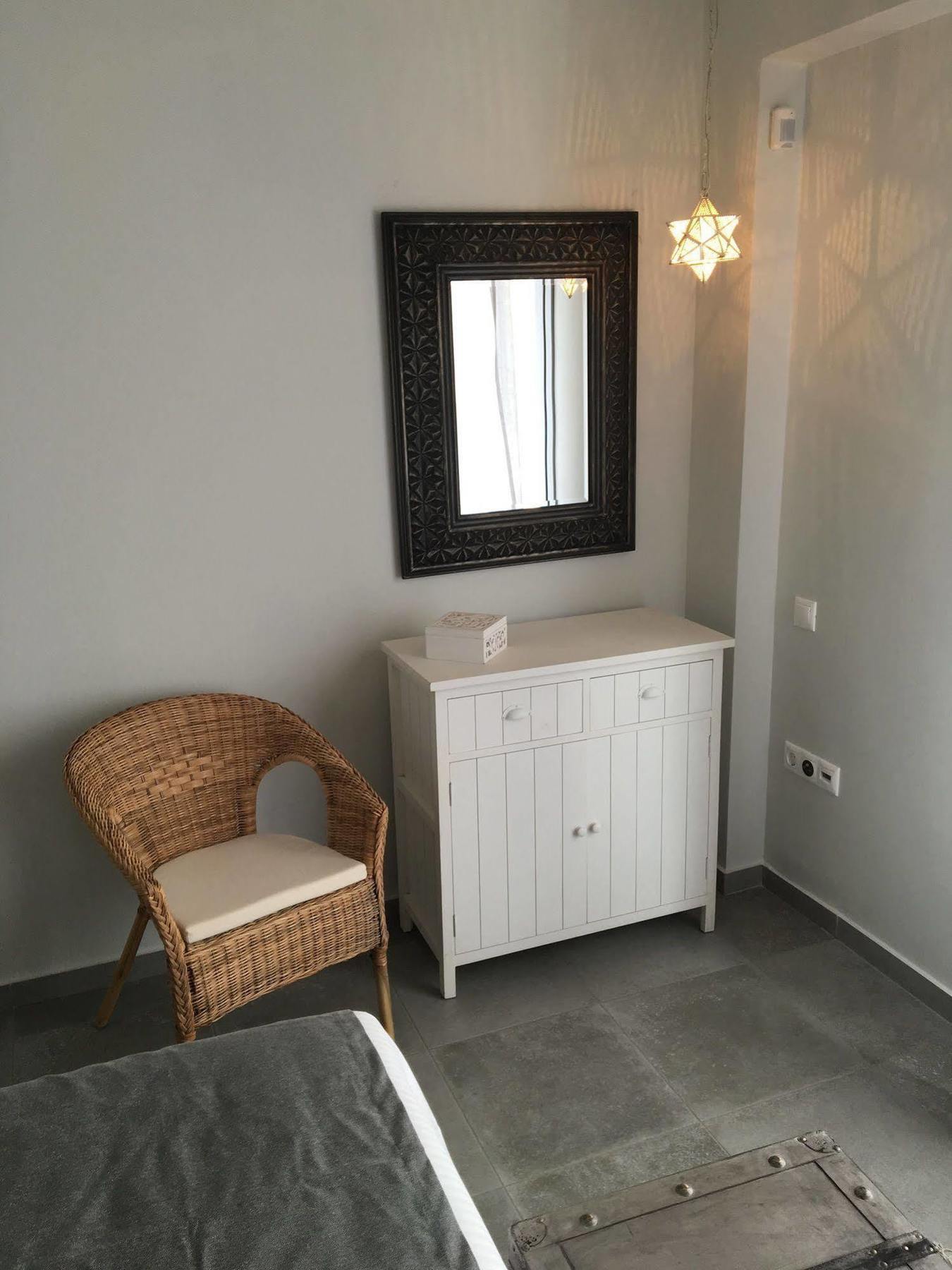 Anemos Luxury Apartment Pondi