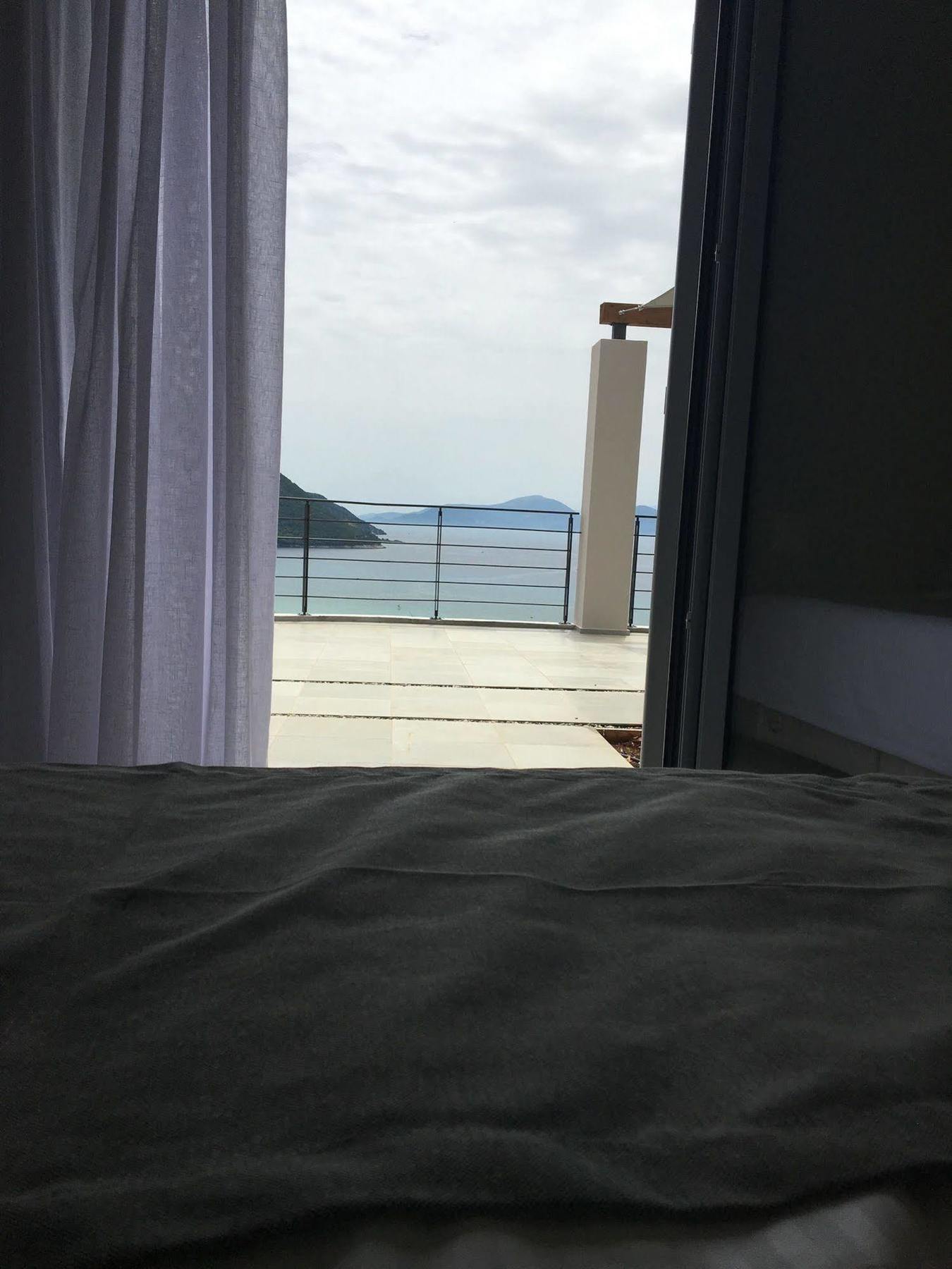 Anemos Luxury * Pondi