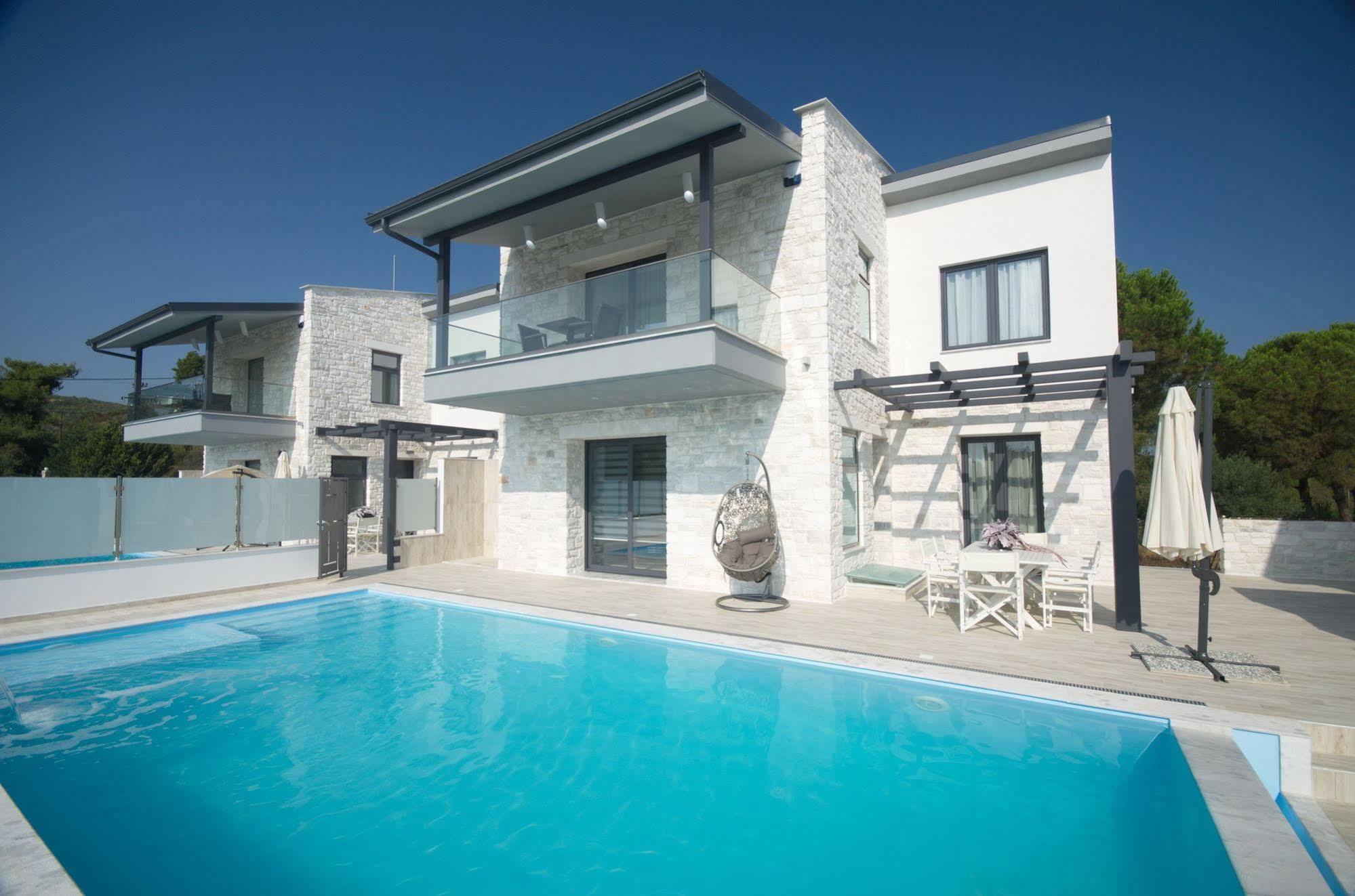 White Pearl Luxury