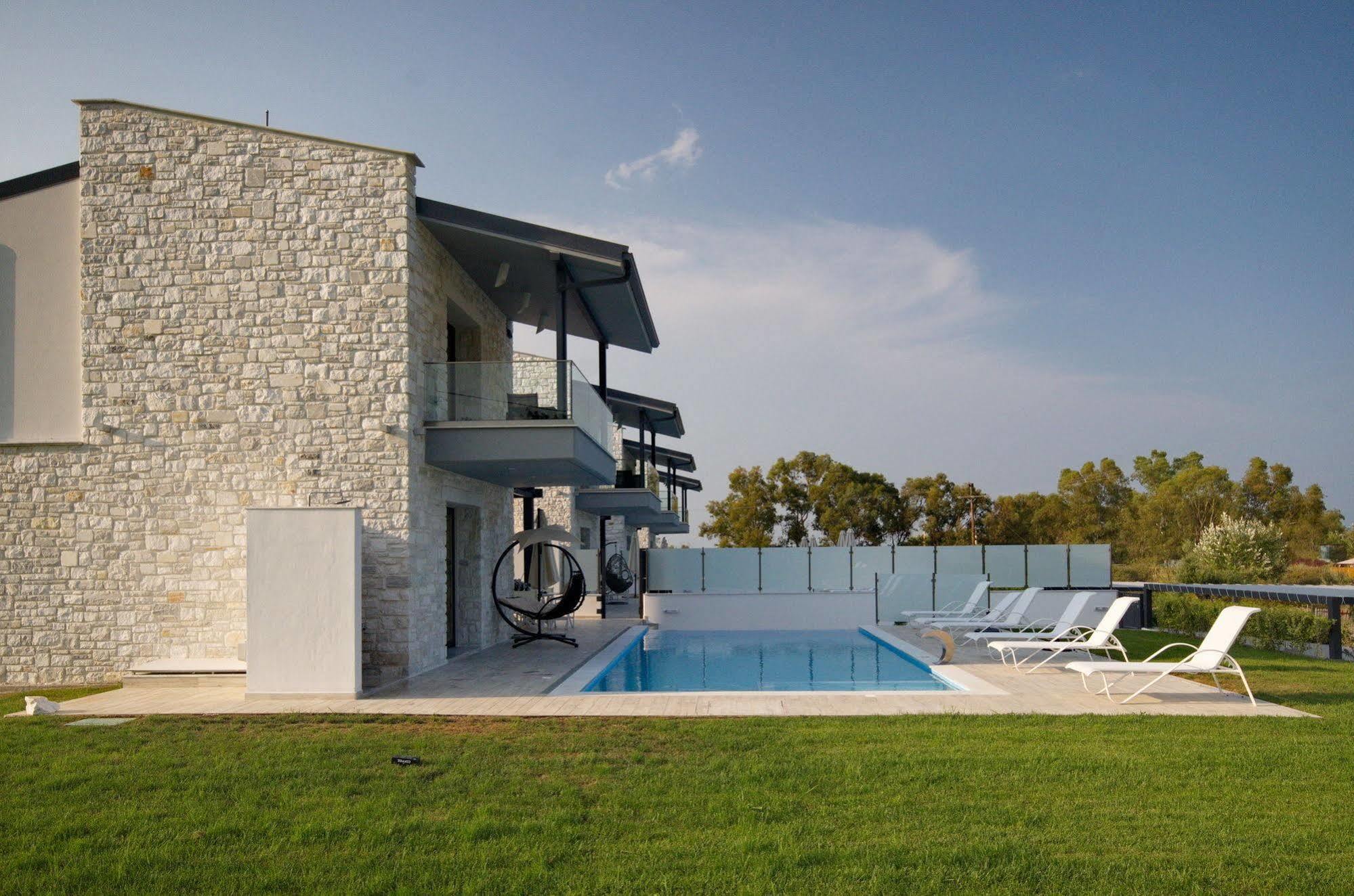 White Pearl Luxury 3*