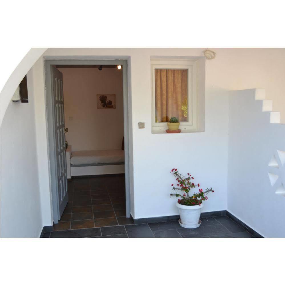 Kochylas Apartment Skyros