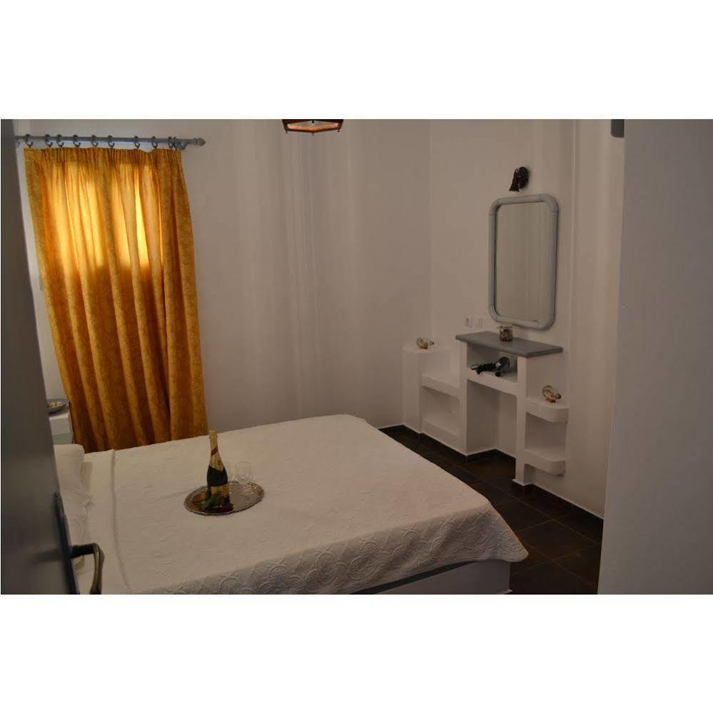 Kochylas Apartment Skyros