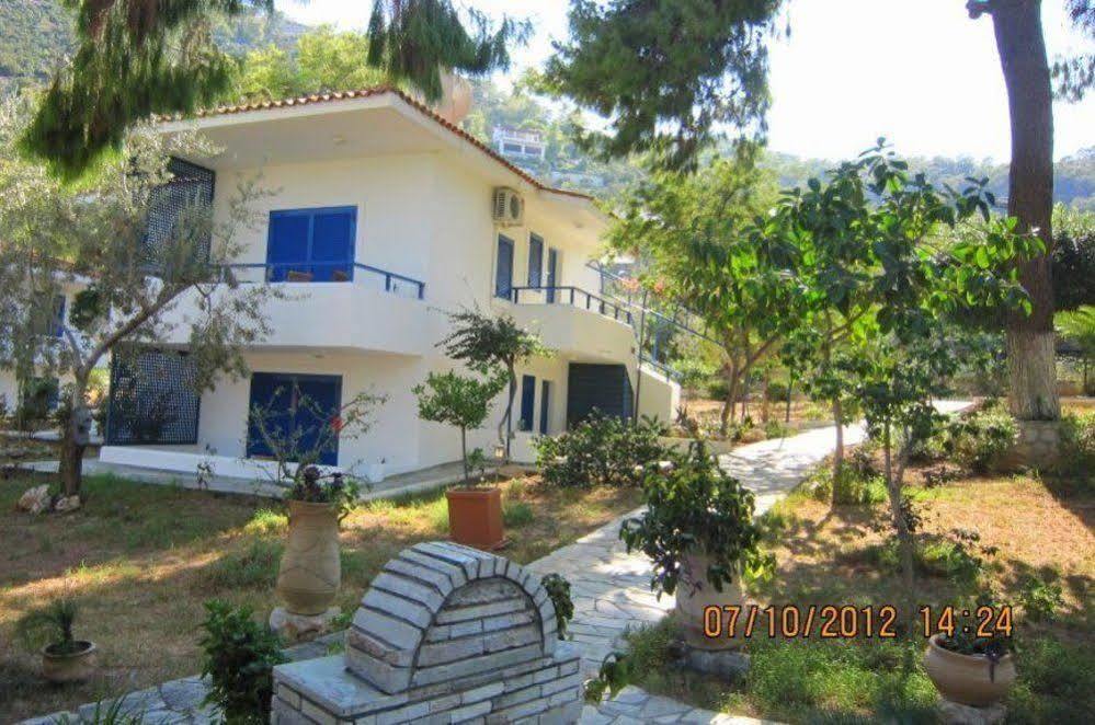 Saronikos Residences *
