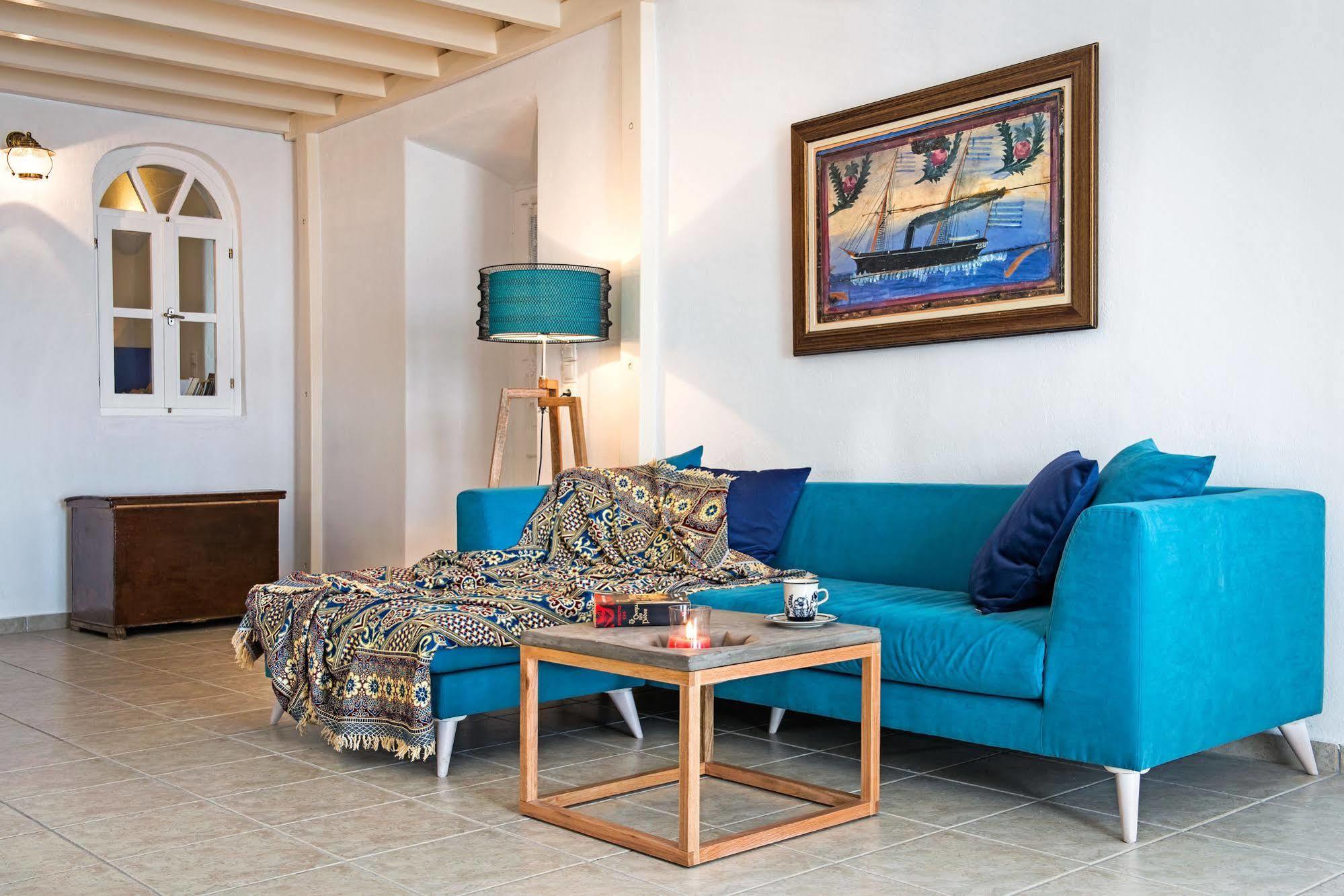 Revelis & Canava Apartment Fira (Santorini)