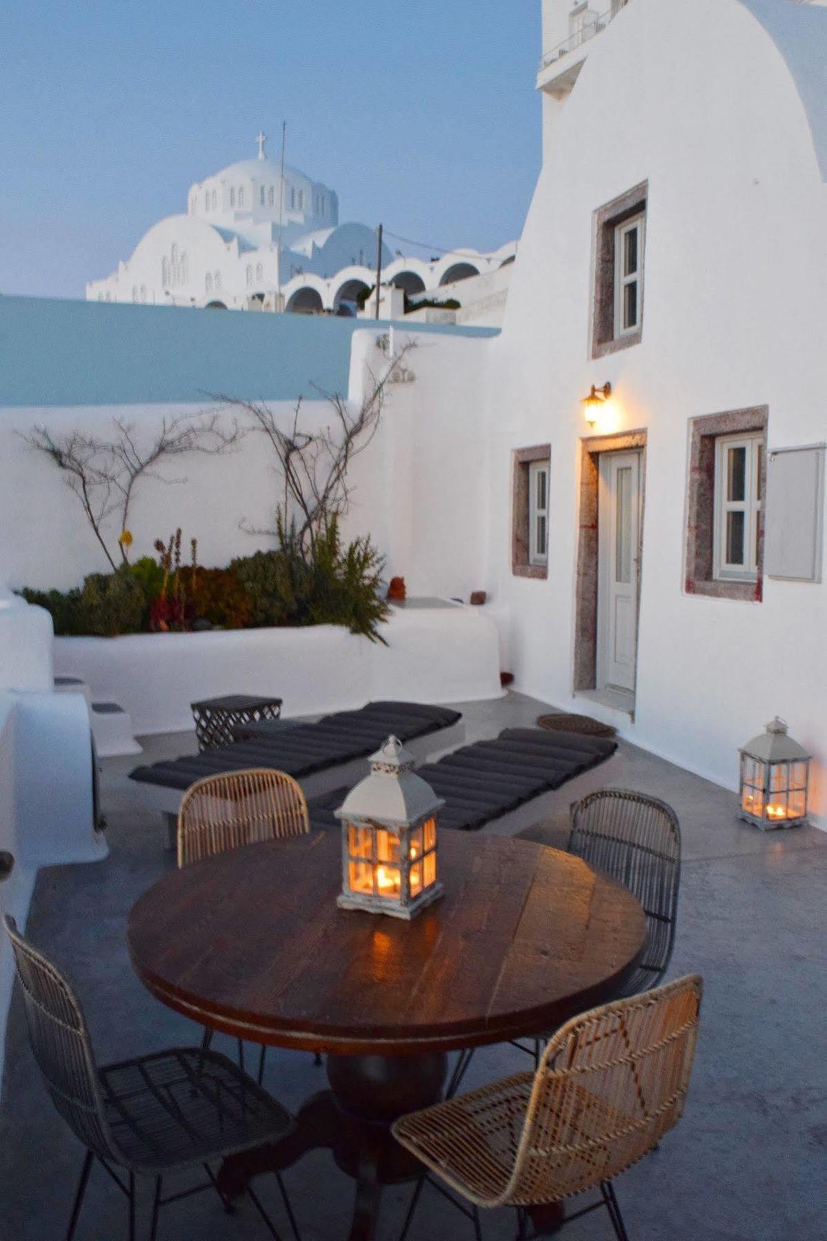 Revelis & Canava Fira (Santorini)