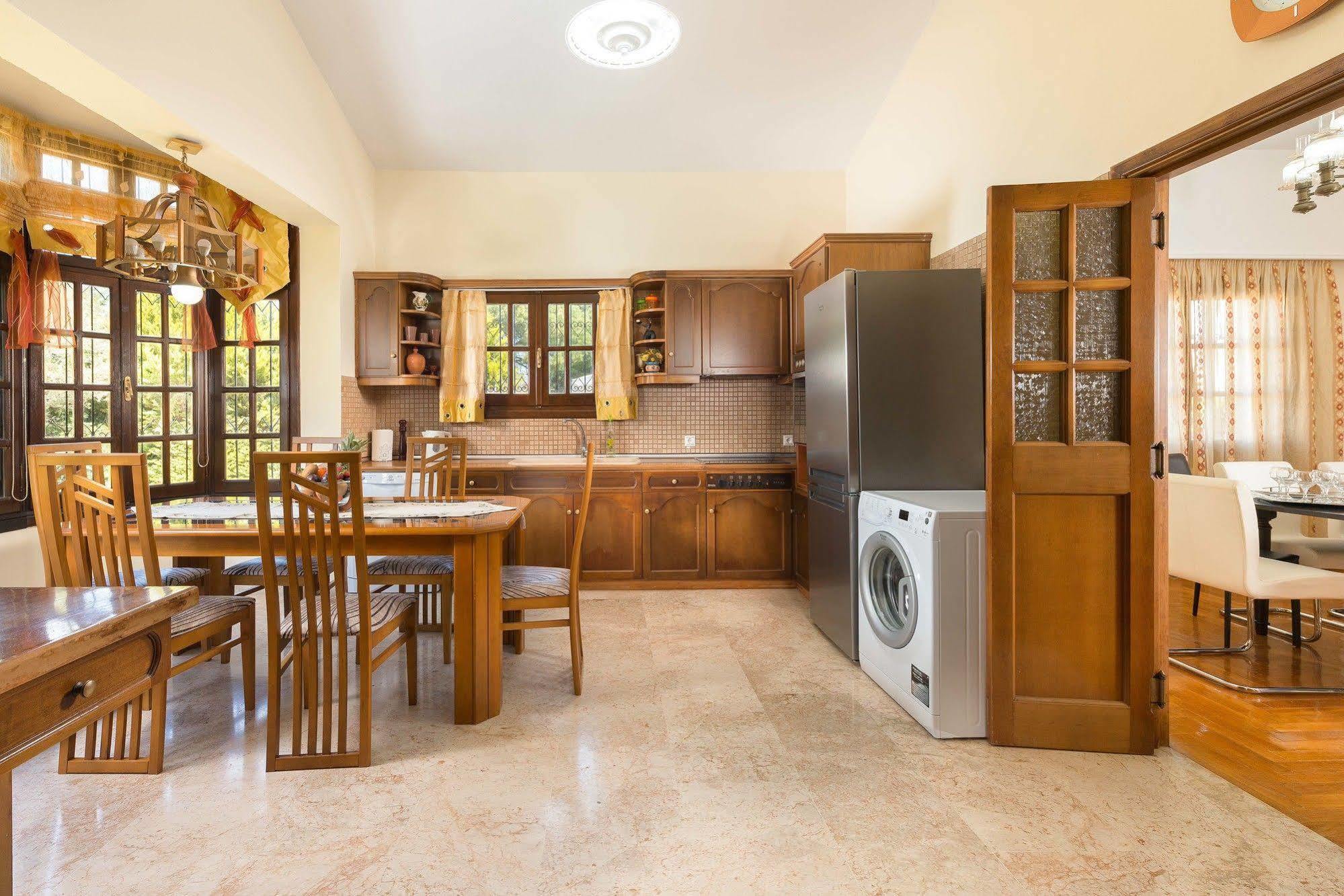 Villa Odysseas *