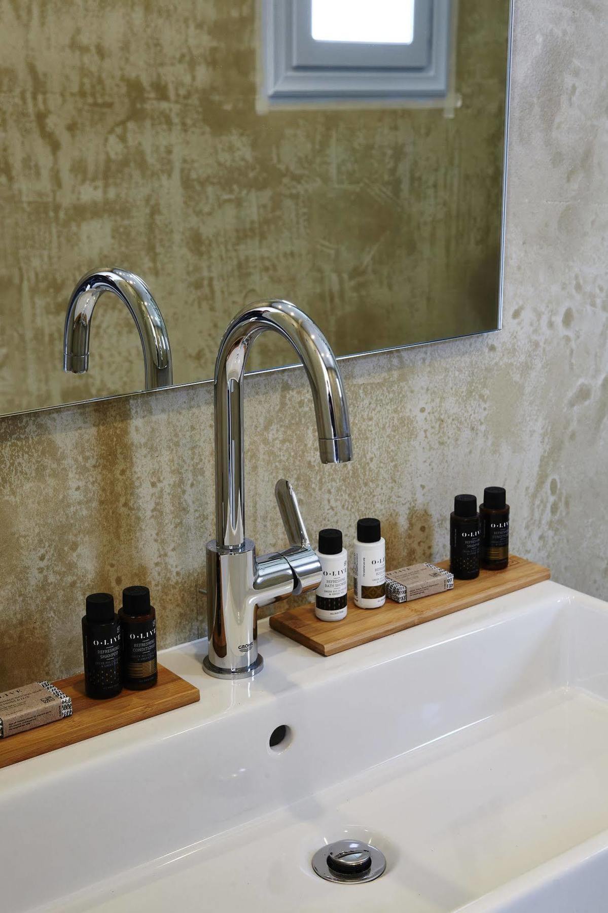 Hotel Bonatsa Beach House 3*