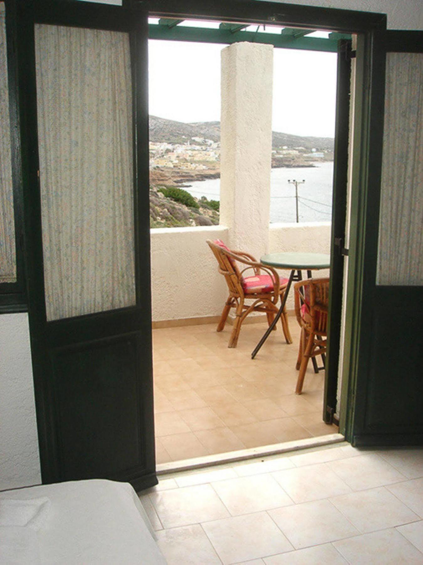 View 3* Foinikion